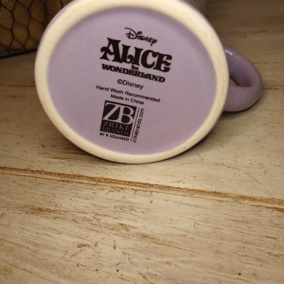 Alice in Wonderland Coffee Mug Disney Cheshire Cat Cup Mad Hatter Collectible - Picture 5 of 5
